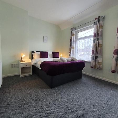 2 Bed House, Contractors & Holiday Guests Welcomed Dowlais Exteriör bild